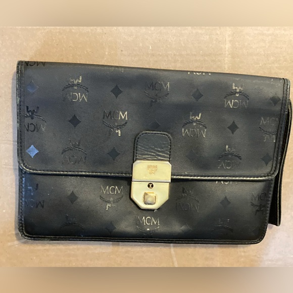 MCM Black Cluch
